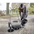 Varredeira Manual para Piso 700mm 45 Litros 3920M2/H KM 70/20 C DUPLA ESCOVA KARCHER