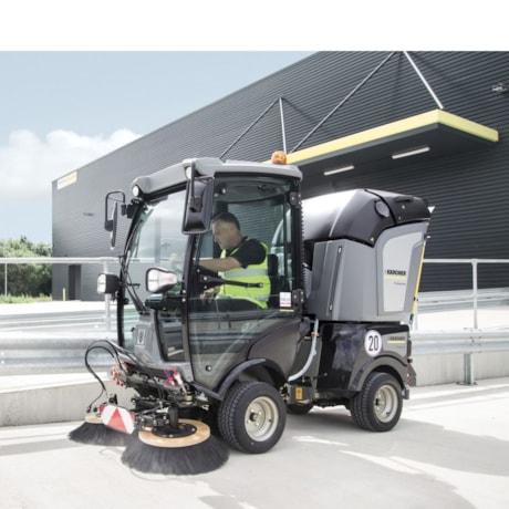 Varredeira Municipal de Operador a Bordo 900mm 500Litros 14000M2/H Diesel MC 50 KARCHER-67d0042b-126e-45de-827a-74bfae6ca8dd