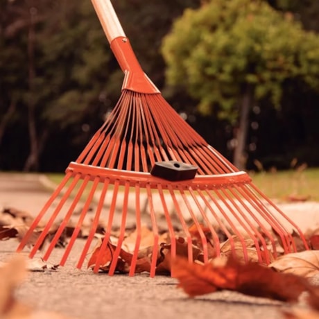 Vassoura Metálica Regulável com 22 Dentes Tipo Palheta Cabo de Madeira 120cm 77840721 TRAMONTINA-910e6a9e-dfa8-4f55-bb35-432743990e3d