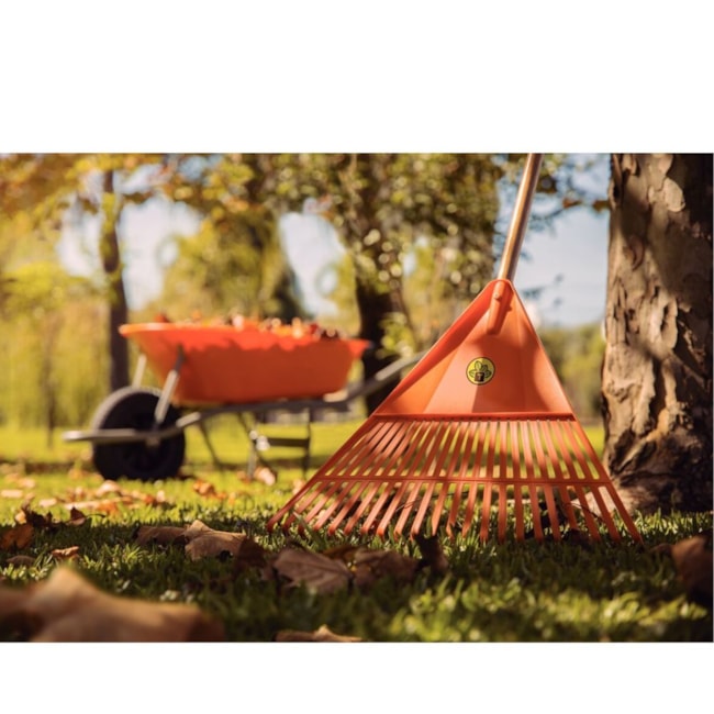 Vassoura Plástica Laranja para Grama/Jardim 22 Dentes sem Cabo 77850221 TRAMONTINA-92b03f9b-8156-4af0-ab33-45d842a932ba