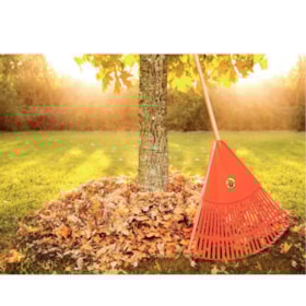 Vassoura Plástica Laranja para Grama/Jardim 26 Dentes sem Cabo 77855261 TRAMONTINA