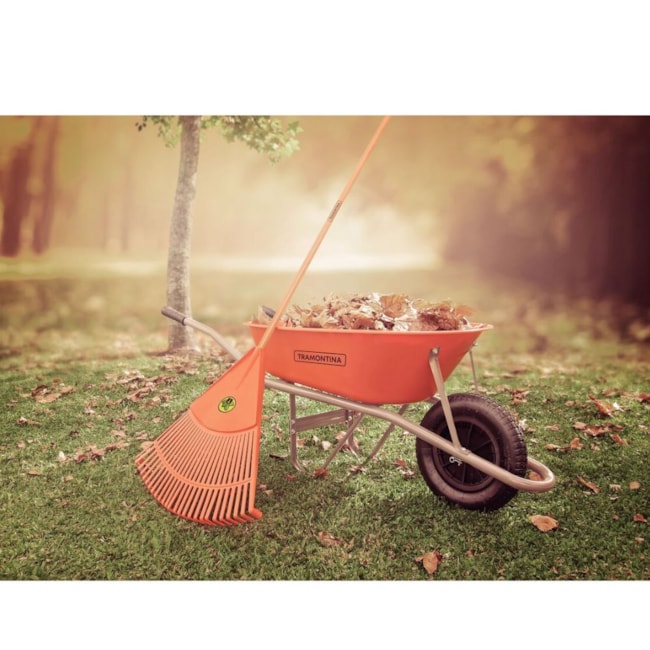 Vassoura Plástica Laranja para Grama/Jardim 26 Dentes sem Cabo 77855261 TRAMONTINA-2985a4f9-d19f-4fc3-83f9-dca4f532e37a