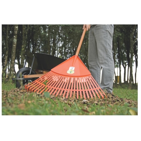 Vassoura Plástica para Jardim com Cabo de Madeira 26 Dentes 77855761 TRAMONTINA-55923f27-5bd6-4c6d-aaaa-b518f8856f0a